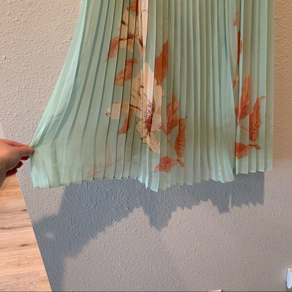 Forever 21 | Pleated Mint Floral Baby Doll Mini Dress - Picture 5 of 12